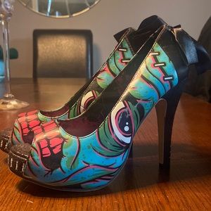 Iron fist heels size 6